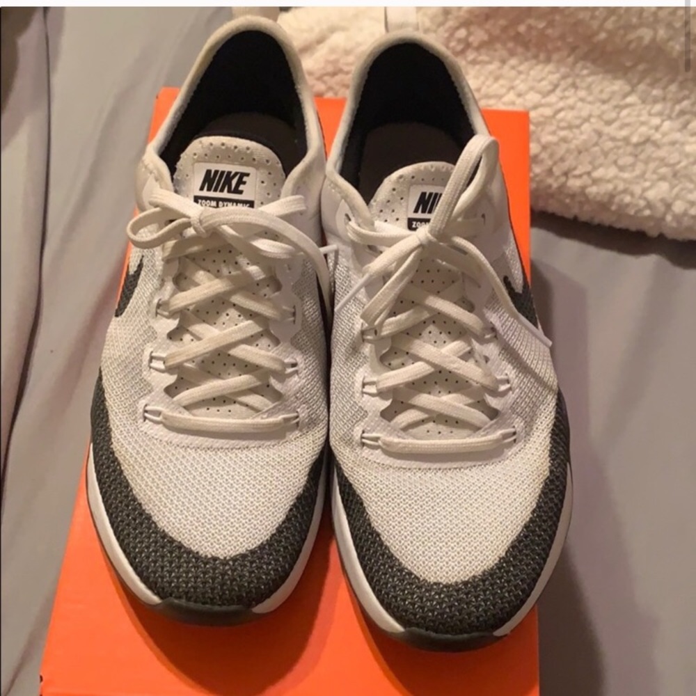 Nike zoom black and white running shoes